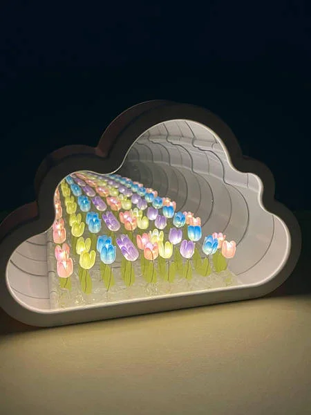 Настільна лампа нескінченне дзеркало - "Тюльпани в хмаринці" LED night lamp CLOUD