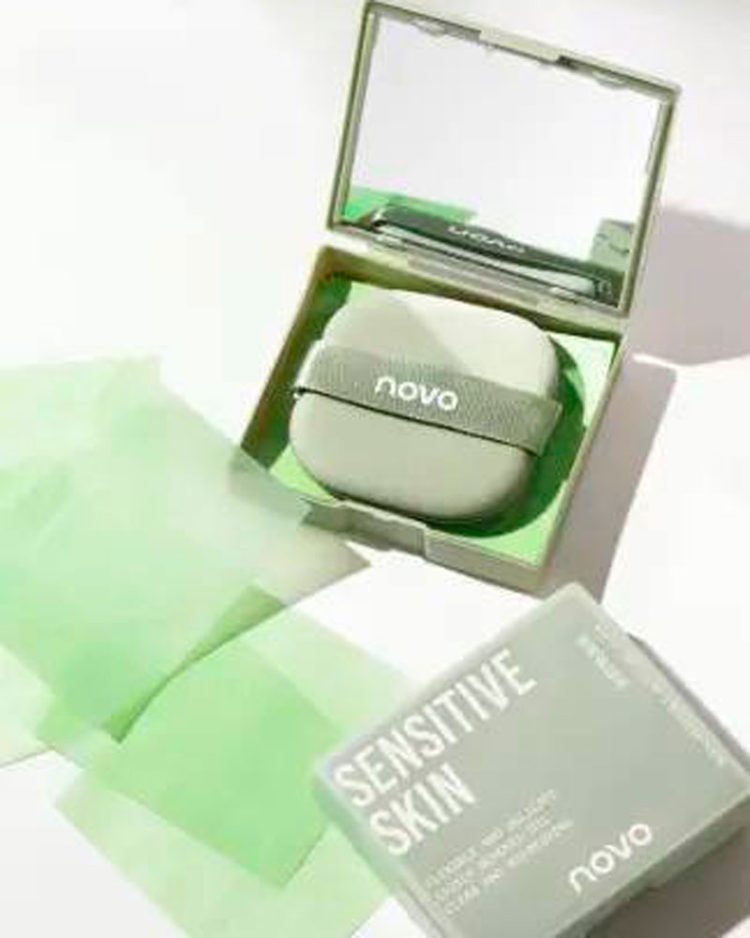 Матуючі серветки для обличчя з пуховкою-тримачем NOVO Sensitive Skin (100 шт.)